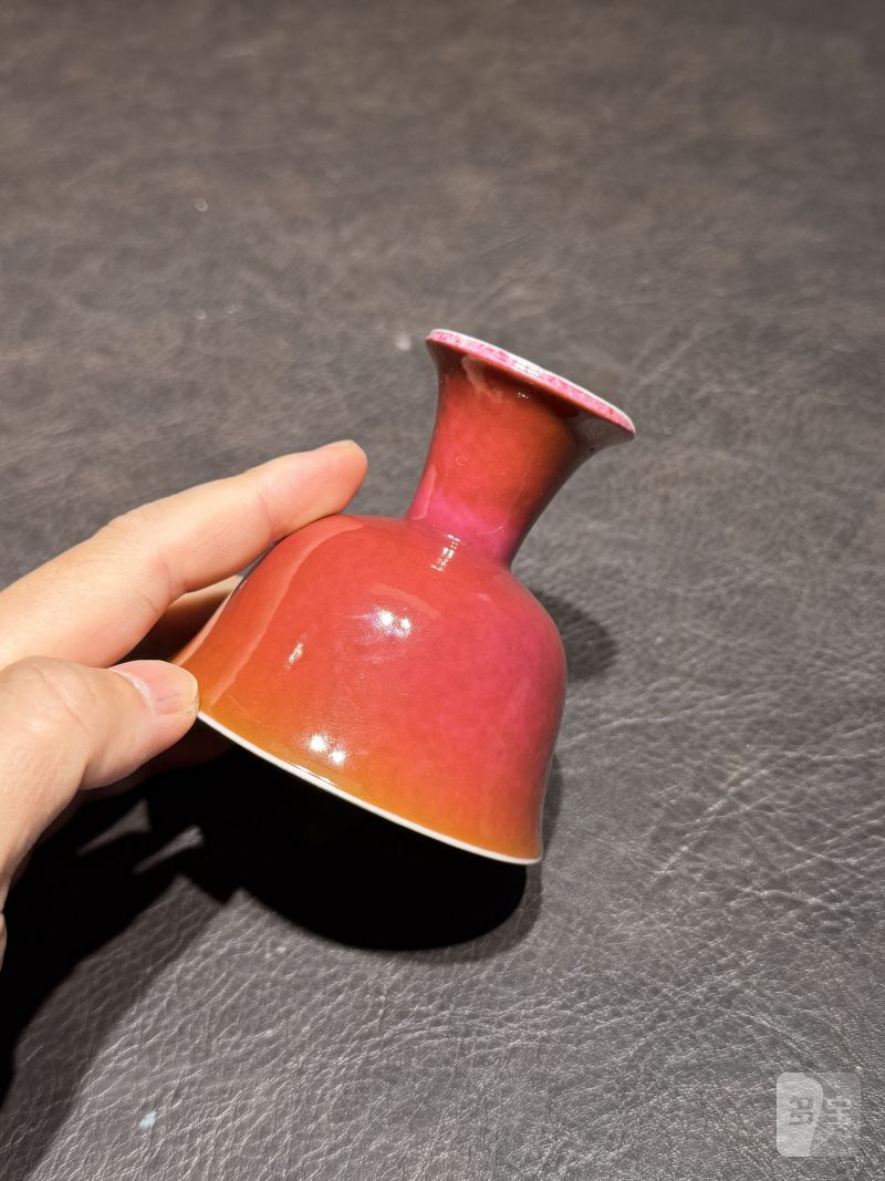 清雍正 胭脂釉高足杯一对（配木座） - 图23